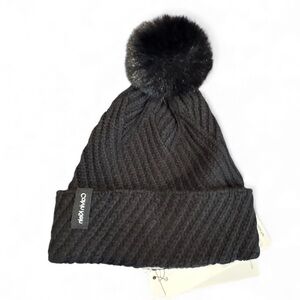 Calvin Klein Women’s Black Knit Pom-Pom Beanie